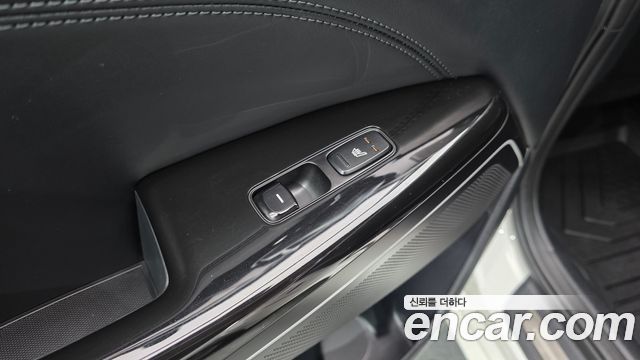 Kia K7 2018 — photo 25