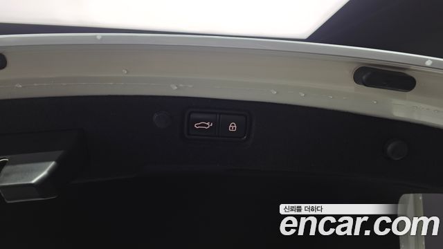 Kia K7 2018 — photo 26