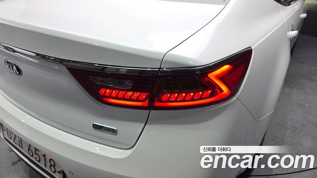 Kia K7 2018 — photo 9