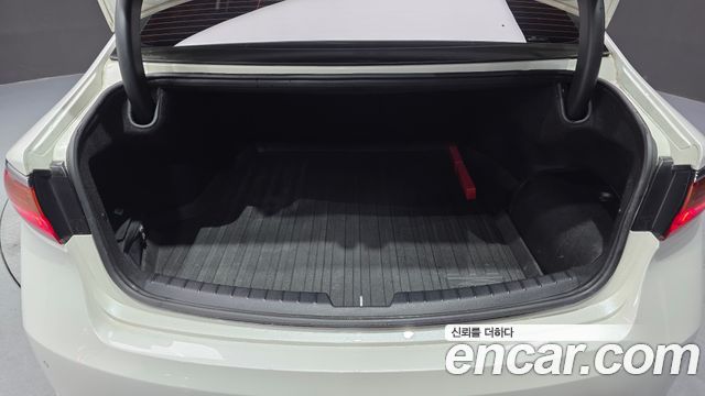 Kia K7 2018 — photo 16