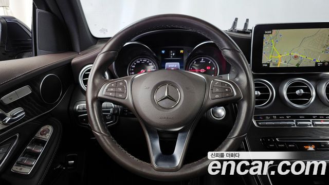 Mercedes-Benz GLC-Class 2018 — photo 19