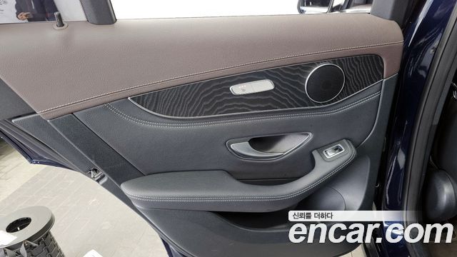 Mercedes-Benz GLC-Class 2018 — photo 15