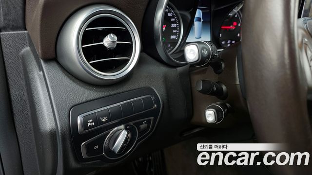 Mercedes-Benz GLC-Class 2018 — photo 28