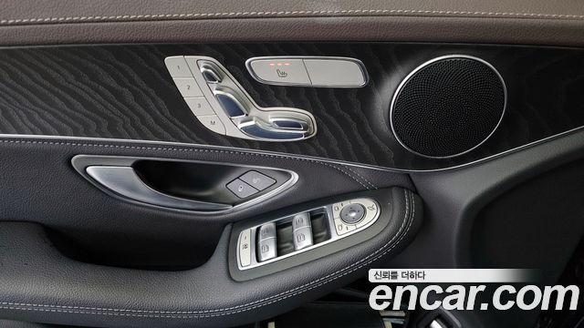 Mercedes-Benz GLC-Class 2018 — photo 30