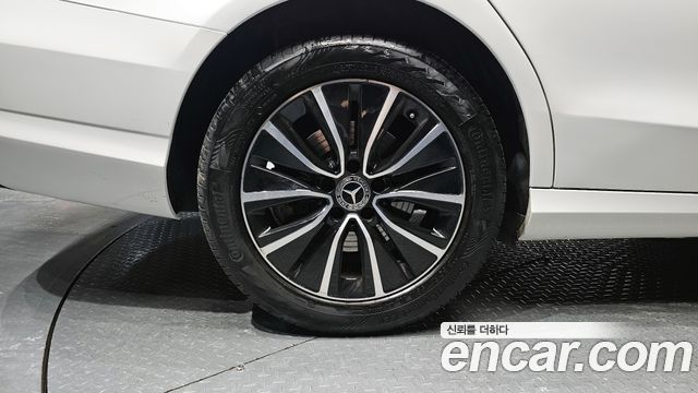 Mercedes-Benz C-Class 2020 — photo 5