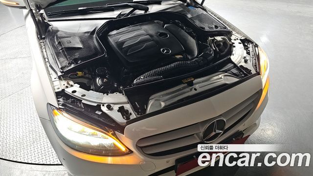 Mercedes-Benz C-Class 2020 — photo 6
