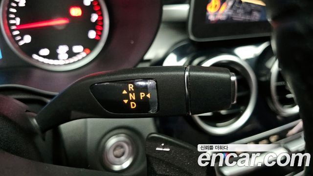 Mercedes-Benz C-Class 2020 — photo 12