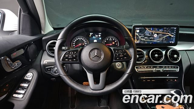 Mercedes-Benz C-Class 2020 — photo 18