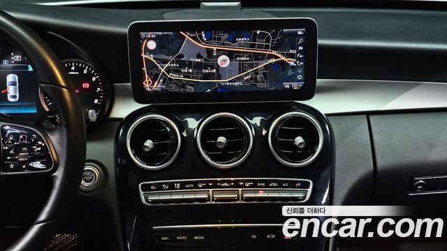Mercedes-Benz C-Class 2020 — photo 20
