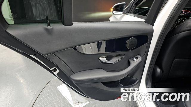 Mercedes-Benz C-Class 2020 — photo 15