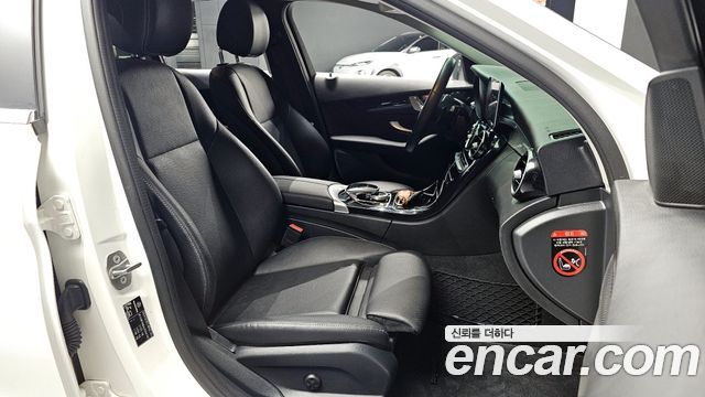 Mercedes-Benz C-Class 2020 — photo 16