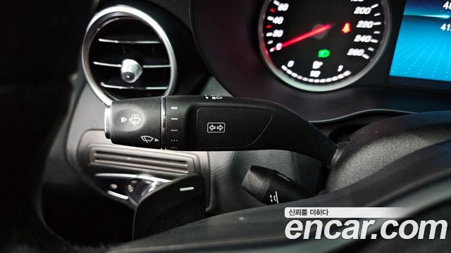 Mercedes-Benz C-Class 2020 — photo 30