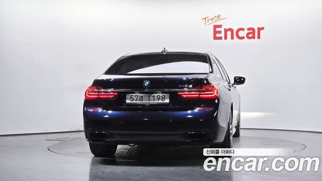 BMW 7-Series 2017 — photo 4