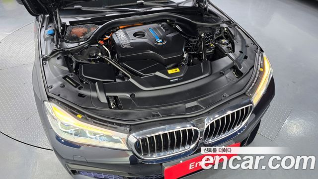 BMW 7-Series 2017 — photo 6
