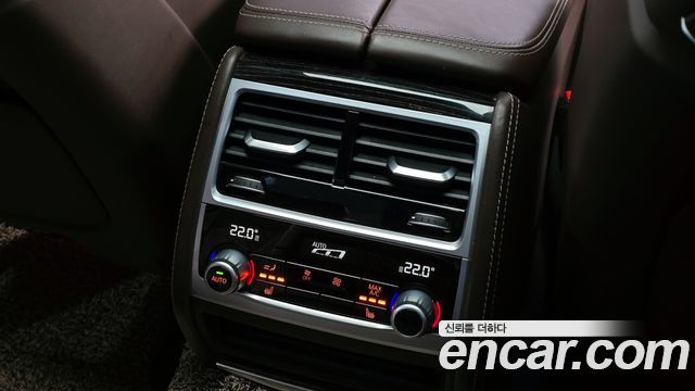 BMW 7-Series 2017 — photo 29