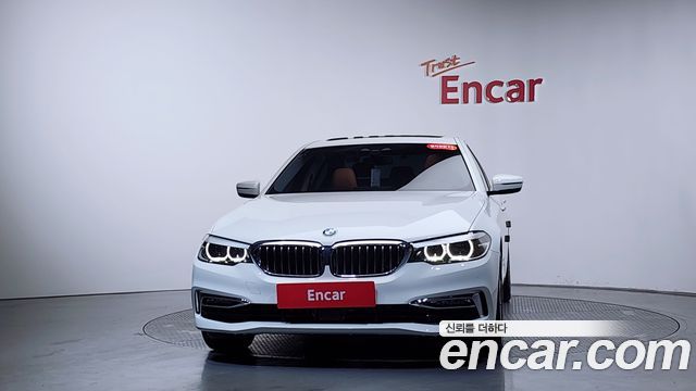 BMW 5-Series 2018 — photo 3