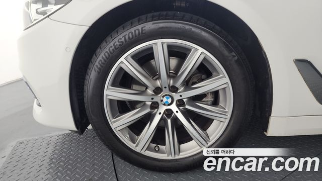 BMW 5-Series 2018 — photo 5