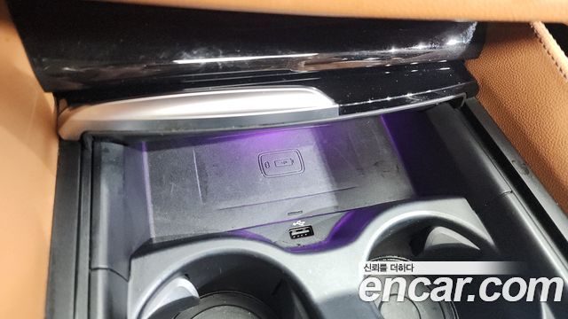 BMW 5-Series 2018 — photo 18