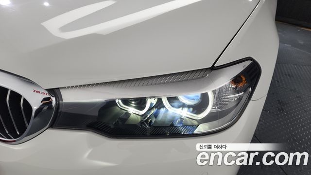 BMW 5-Series 2018 — photo 8