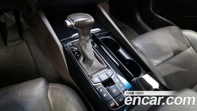 Kia K7 2018 — photo 9