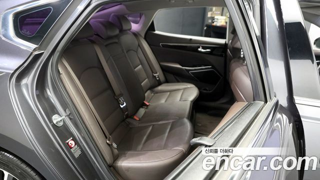Kia K7 2018 — photo 11