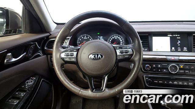 Kia K7 2018 — photo 12