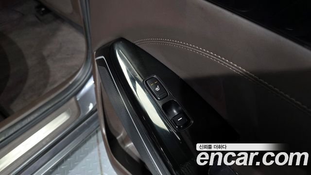 Kia K7 2018 — photo 19