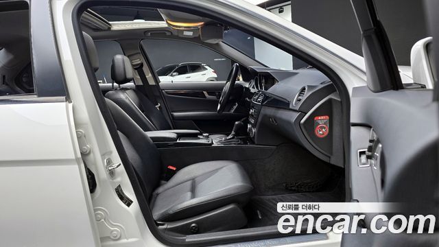 Mercedes-Benz C-Class 2014 — photo 11