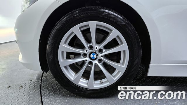 BMW 3-Series 2018 — photo 5