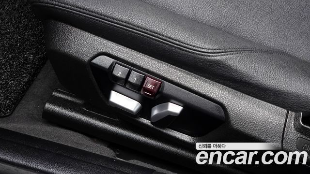 BMW 3-Series 2018 — photo 24