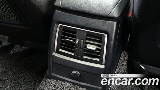 BMW 3-Series 2018 — photo 31