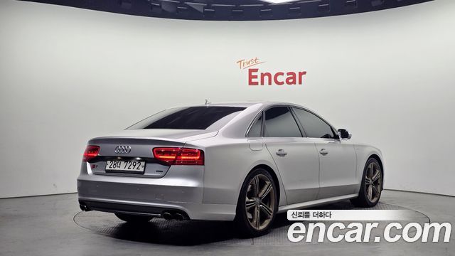 Audi S8 2013 — photo 2