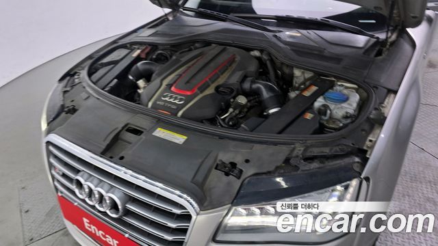 Audi S8 2013 — photo 6