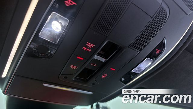Audi S8 2013 — photo 16