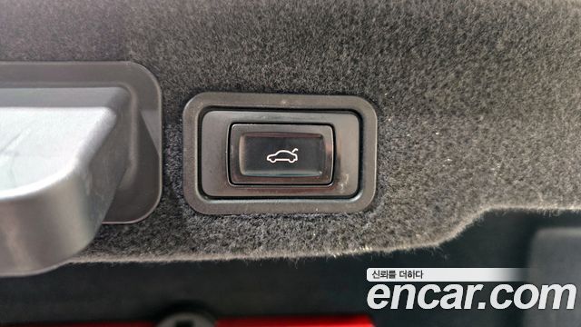 Audi S8 2013 — photo 18