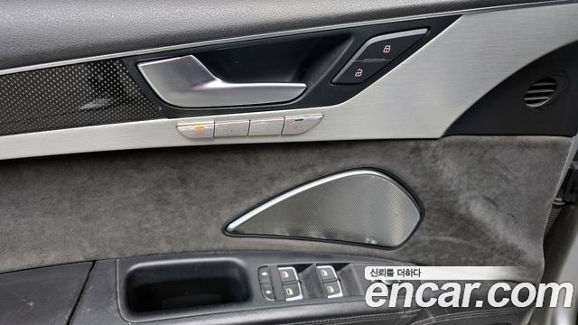 Audi S8 2013 — photo 20