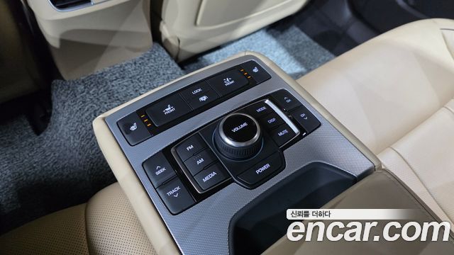 Genesis G80 2018 — photo 26