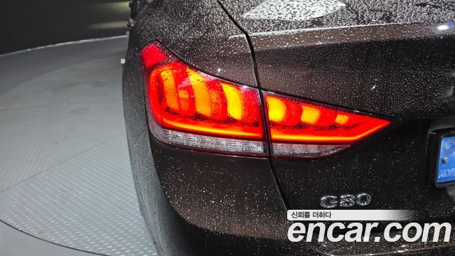Genesis G80 2018 — photo 9