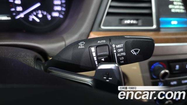 Genesis G80 2018 — photo 30