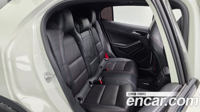 Mercedes-Benz GLA-Class 2016 — photo 11