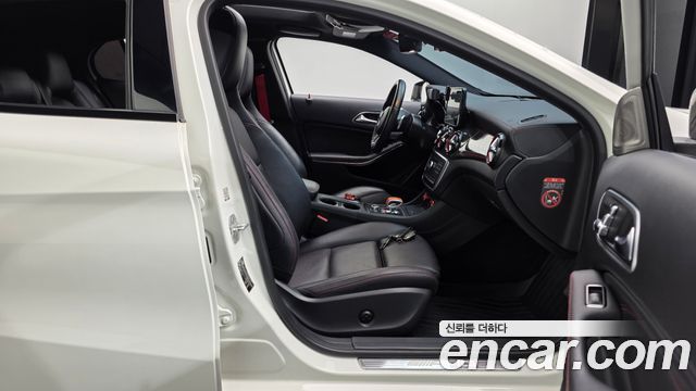 Mercedes-Benz GLA-Class 2016 — photo 12