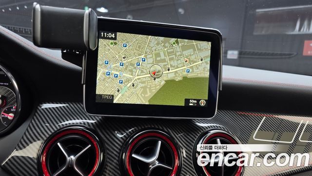 Mercedes-Benz GLA-Class 2016 — photo 14