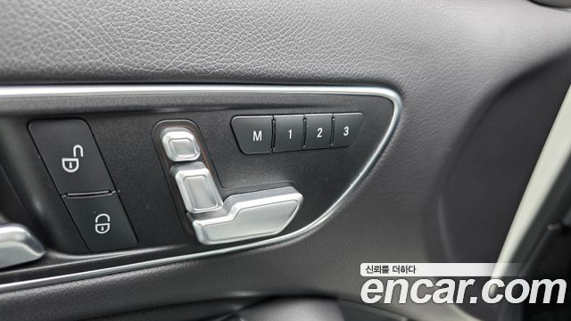 Mercedes-Benz GLA-Class 2016 — photo 18
