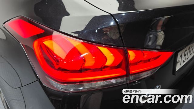 Genesis G80 2018 — photo 9