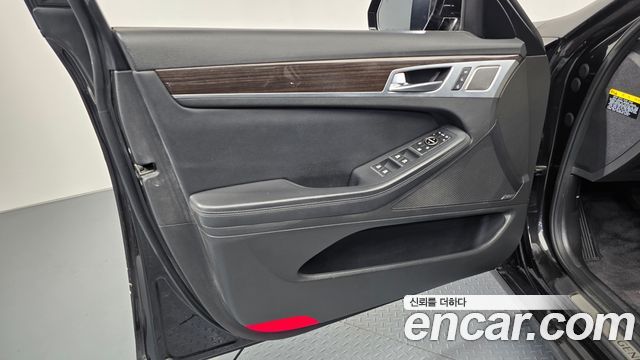 Genesis G80 2018 — photo 14