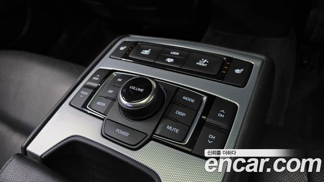 Genesis G80 2018 — photo 32