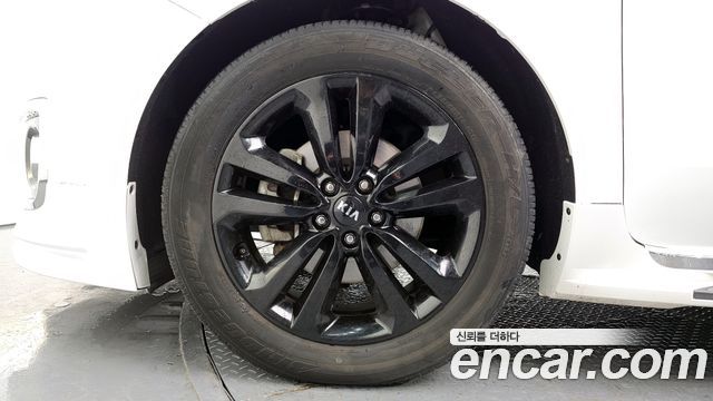 Kia Canival 2018 — photo 5