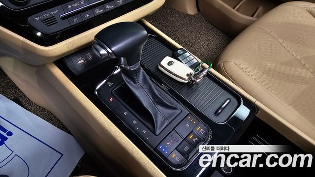 Kia Canival 2018 — photo 9