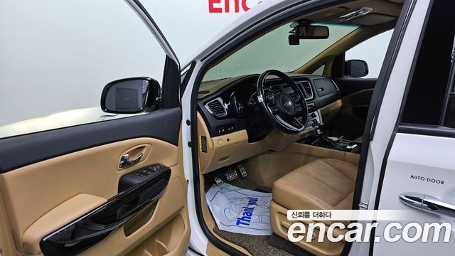 Kia Canival 2018 — photo 10