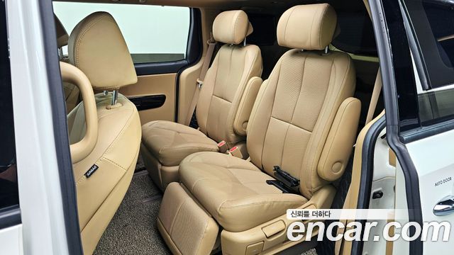 Kia Canival 2018 — photo 11